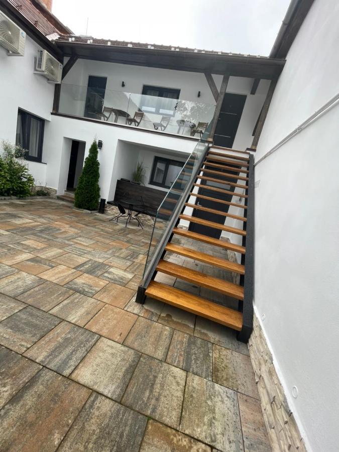 Mani Studio Sibiu Exteriör bild