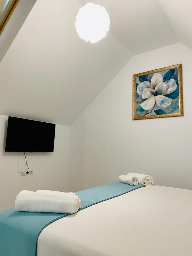 Mani Studio Sibiu Exteriör bild